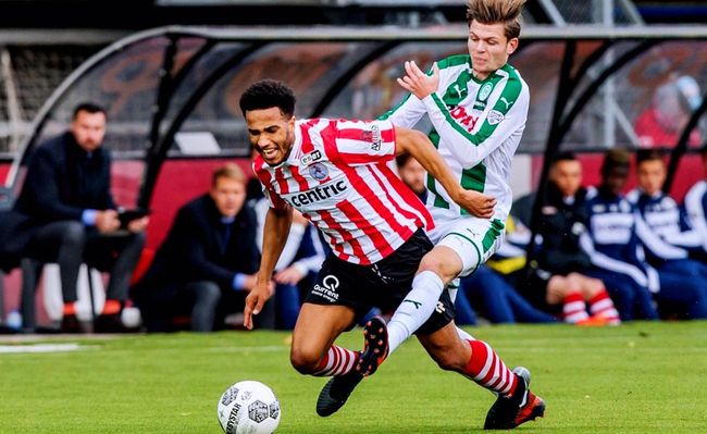 刚好落在其 刚好落在其