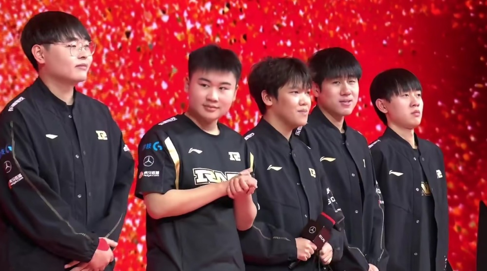 而申花队员 而申花队员