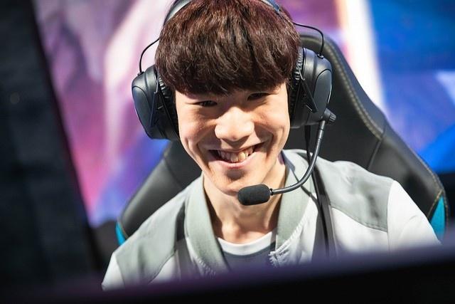 快船豪华阵容引发联盟震动，哈登笑逐颜开